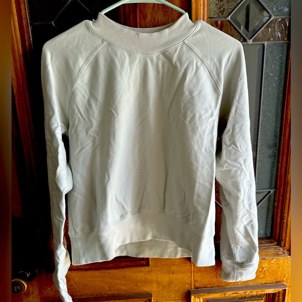 Lululemon light grey sweatshirt size 6